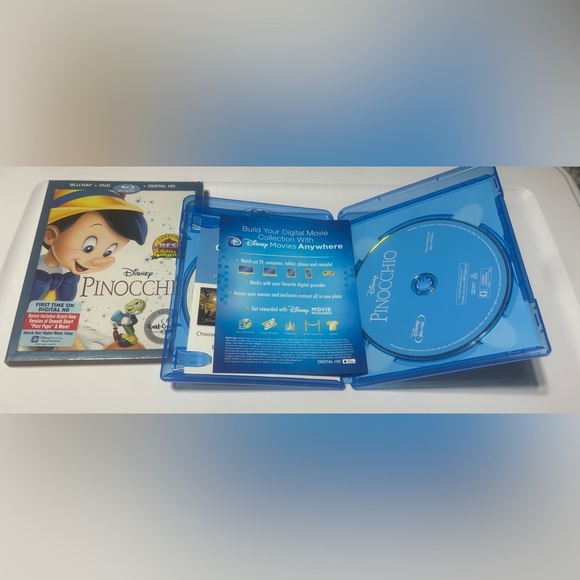 "Pinocchio" Disney movie on Blu-ray and DVD, Walt Disney Signature Collection - Picture 3 of 3